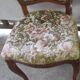 Chaise style Louis XV en bois et tissu fleuri