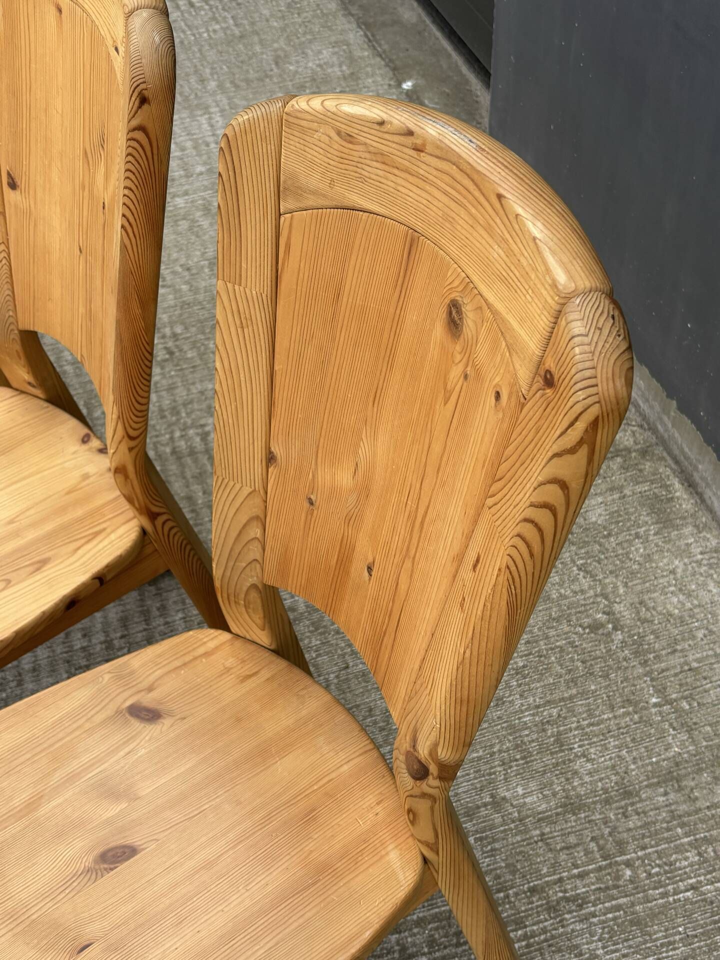 Ensemble de 4 chaises vintage en pin massif