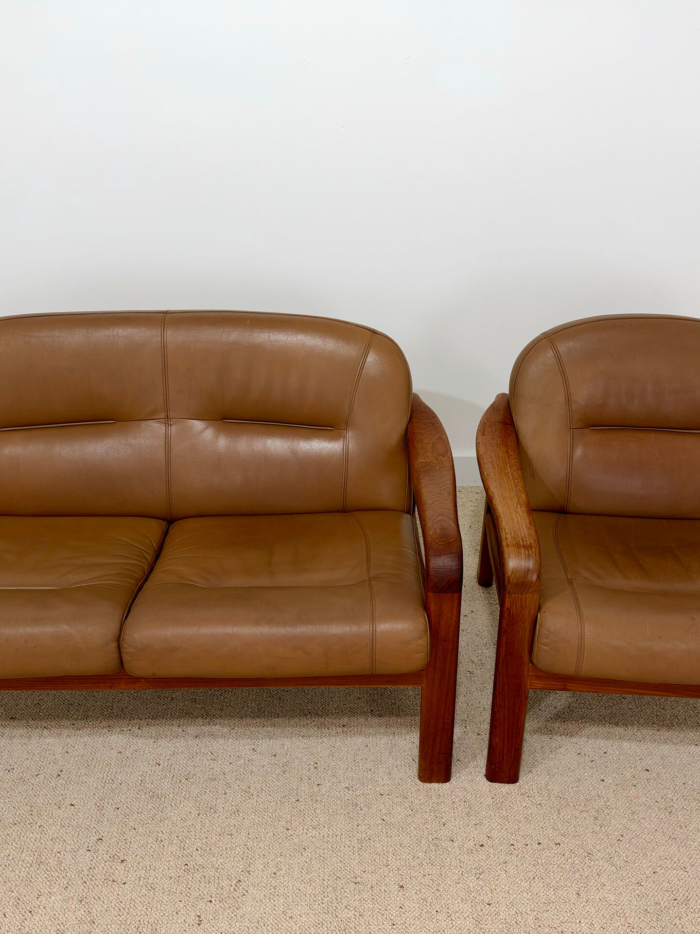 Vintage living room set – 2-seater sofa & cognac leather armchair