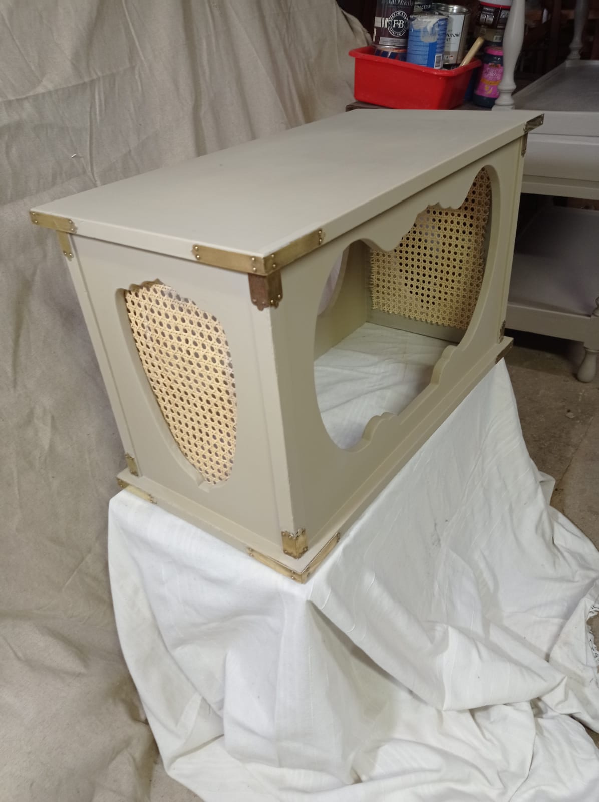 Canning coffee table