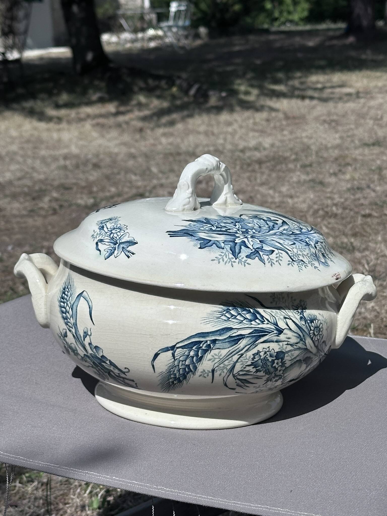 Antique soup tureen, Keller Lunéville earthenware, stamped K, blue decoration.