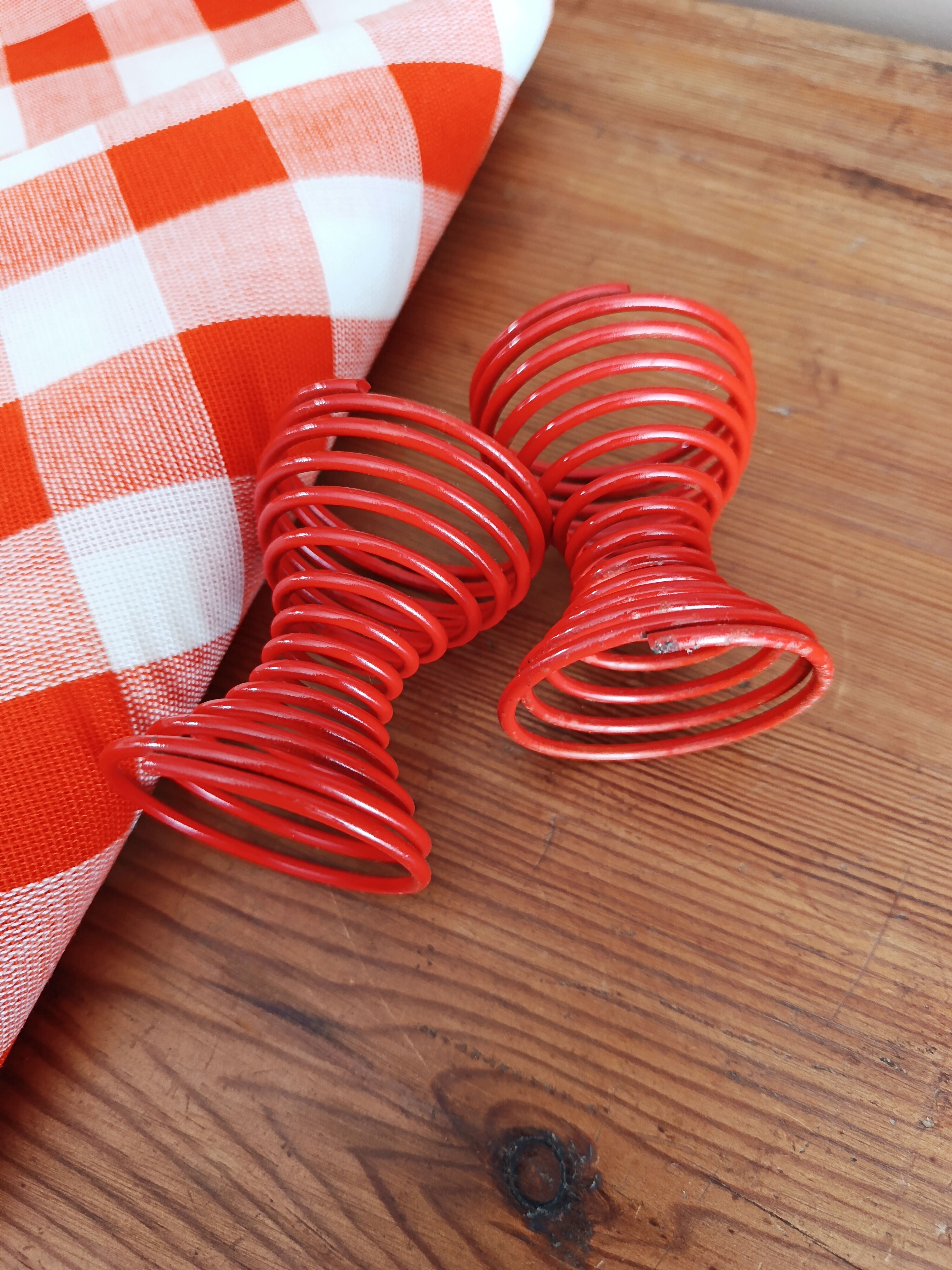 Set of 2 spring egg cups