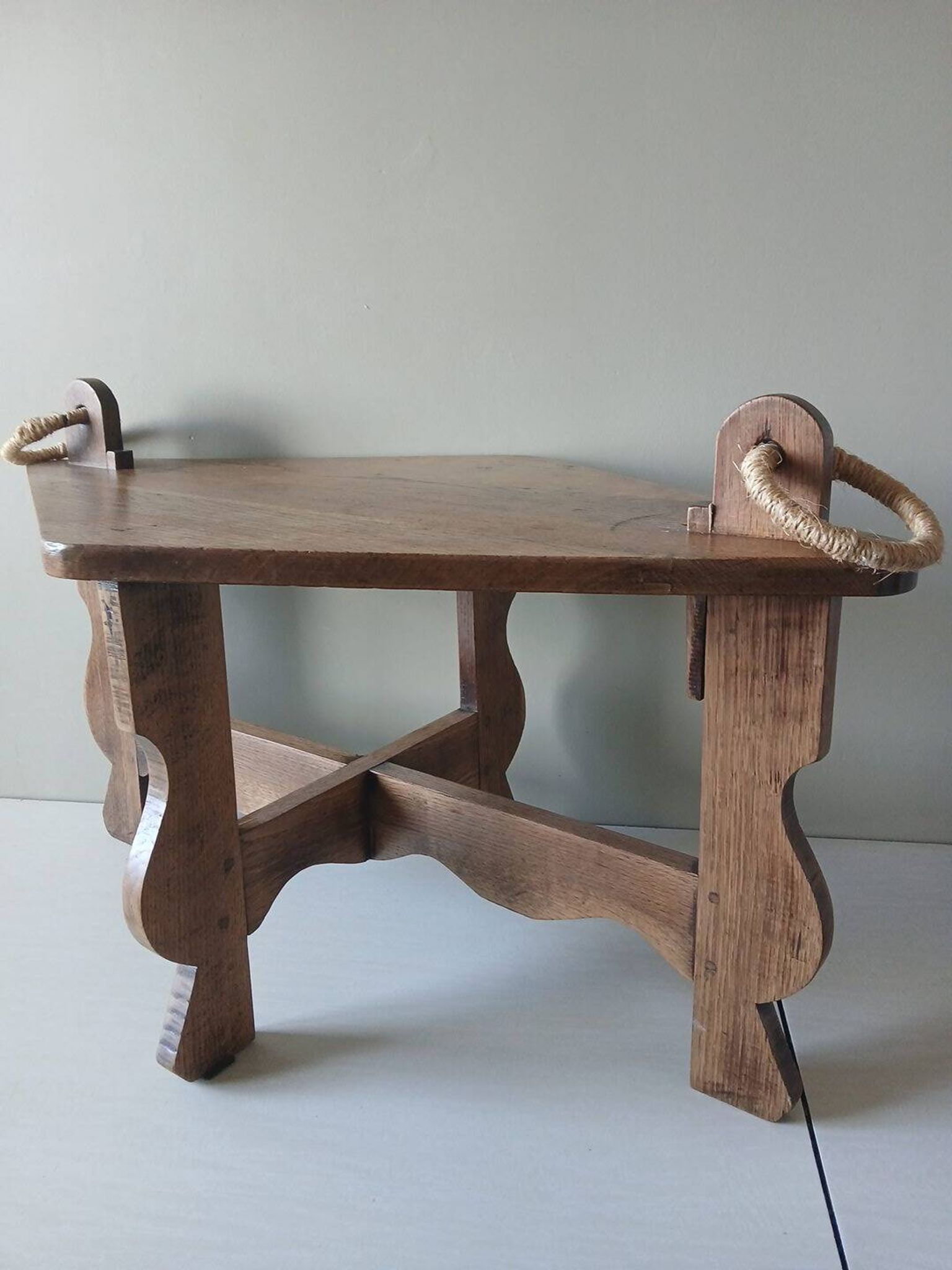 Brutalist coffee table from the 1950s – Solid oak – Handmade assembly