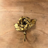 Pink-shaped hook in gilded metal