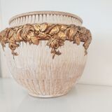 Terracotta pot cache golden flowers