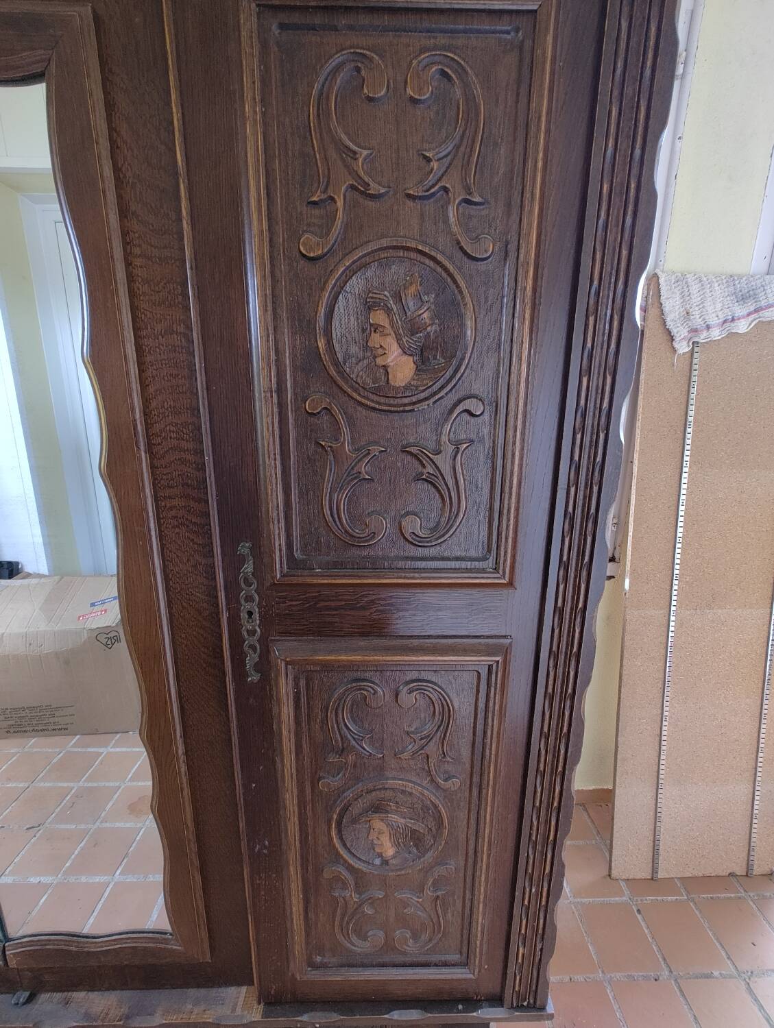 Antique wardrobe in Henri II style – carved oak – 4 doors with mirror