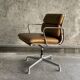 Fauteuil en cuir camel EA 208 par Charles Eames pour Herman miller