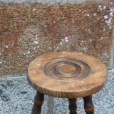 Tripod stool with bumped legs