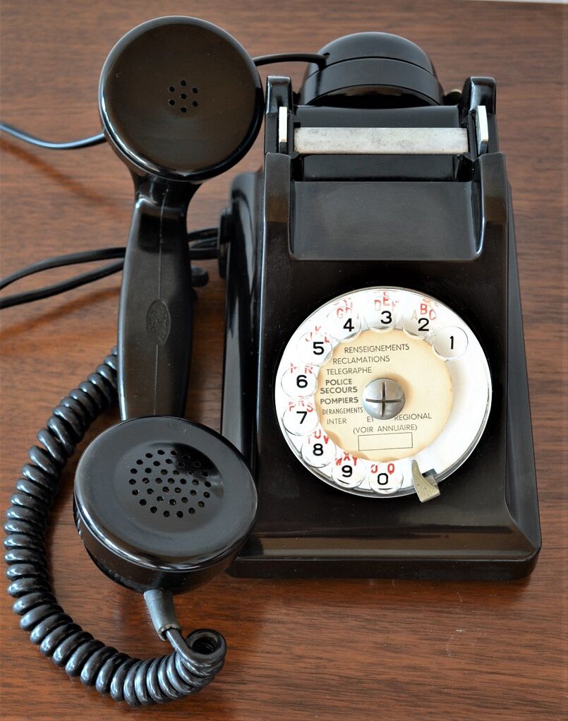 Old phone PTT vintage 60's bakelite