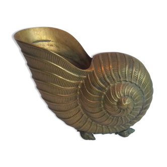 Brass nautil vase