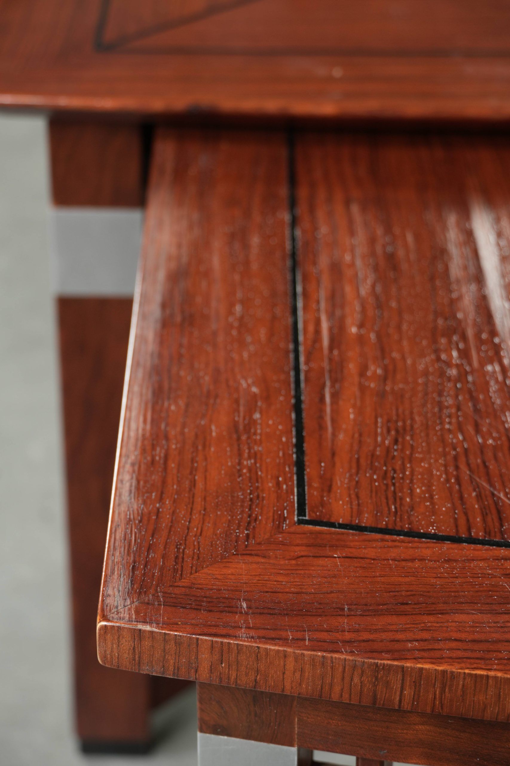 Art Deco design coffee table with extendable parts