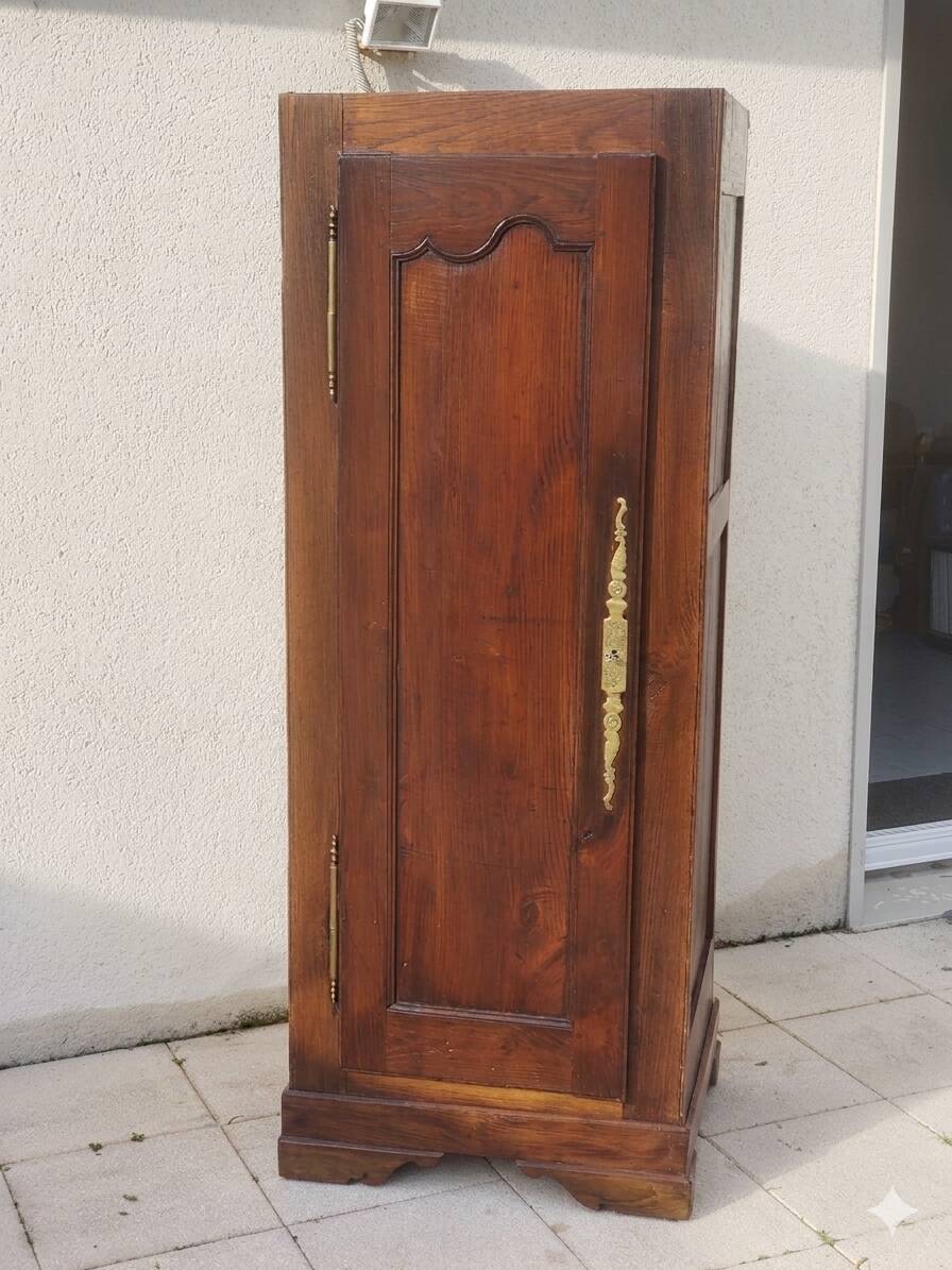 Vintage Louis Philippe style bonnetière wardrobe from the 1800s in cherry wood.
