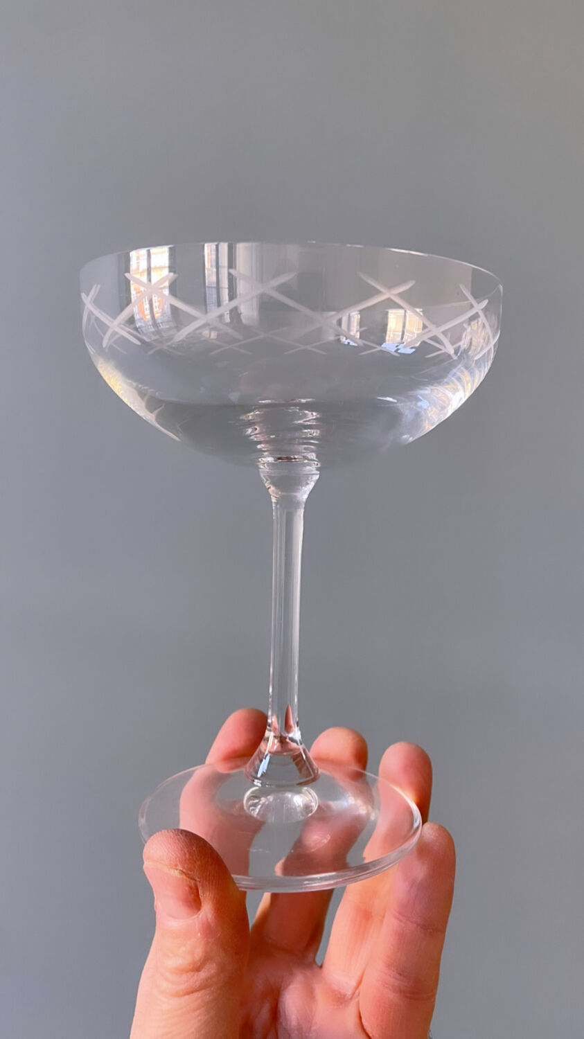 Series of 6 champagne glasses in engraved glass