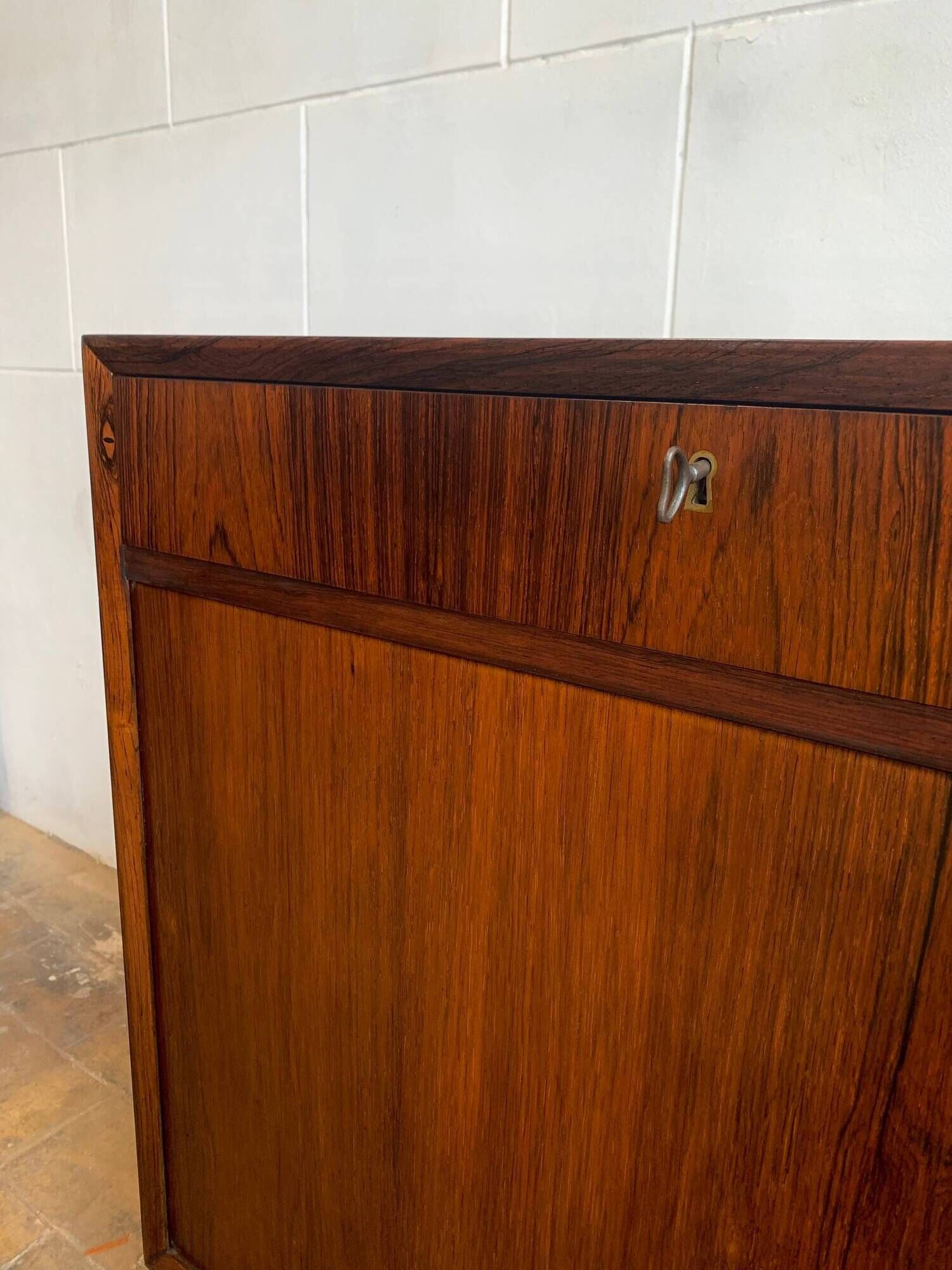 Buffet -Enfilade scandinave en palissandre des années 1960.