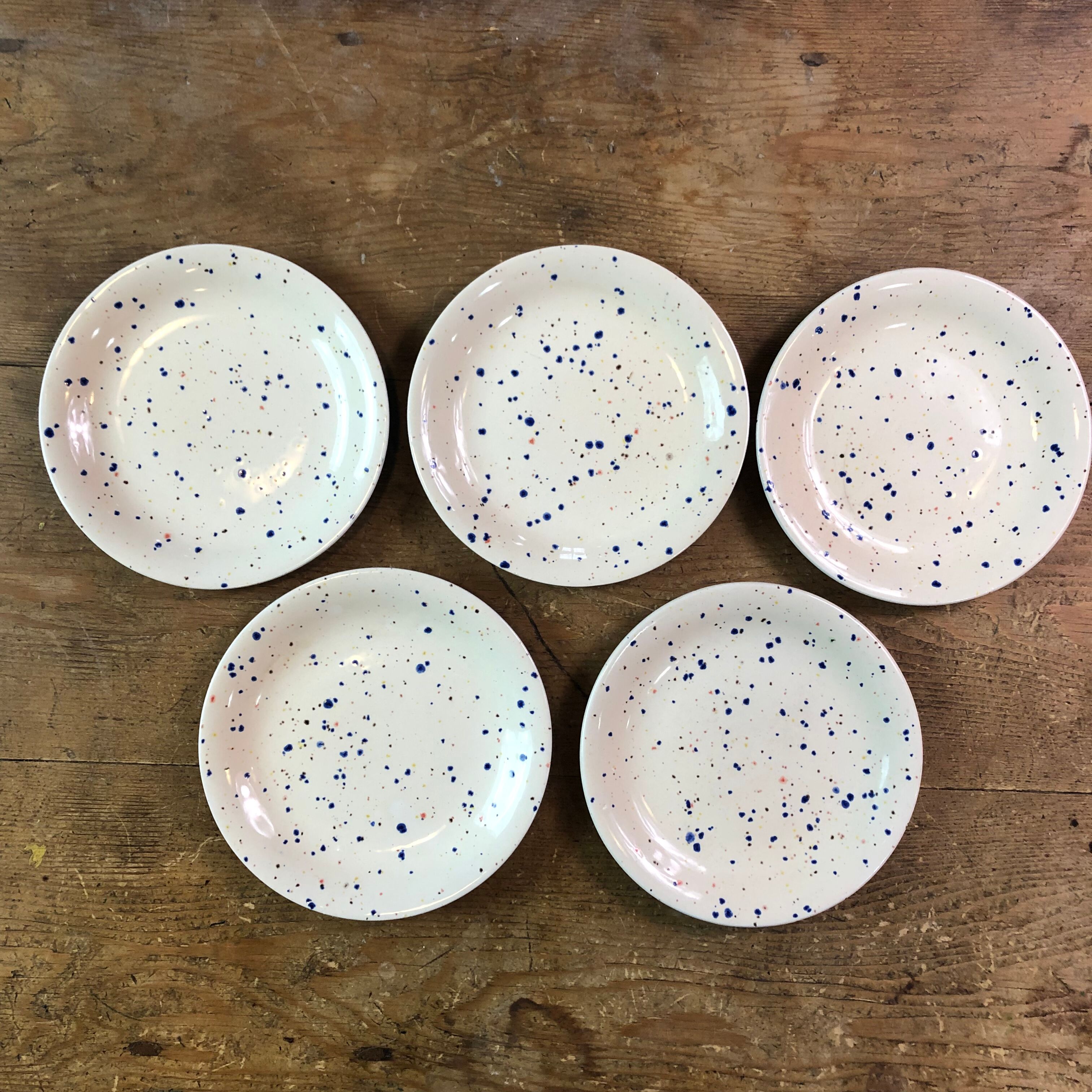5 plates in English earthenware John Tams