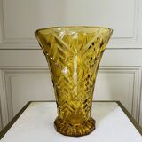 Molded glass vase