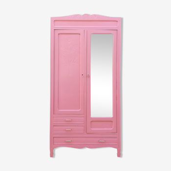 Armoire parisienne