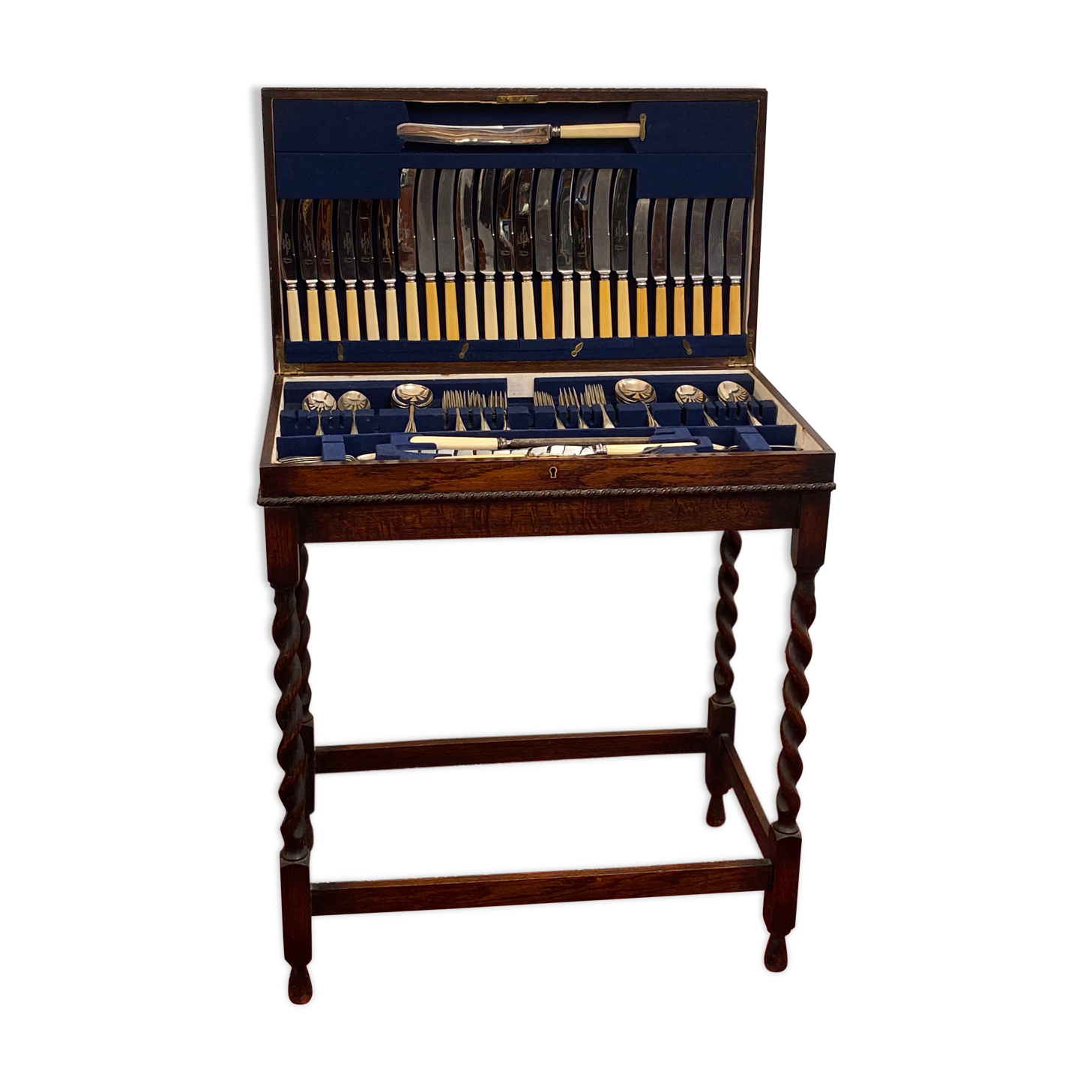 Silver furniture menagere 100 pieces Thomas Ward & Sons Sheffield late 19th