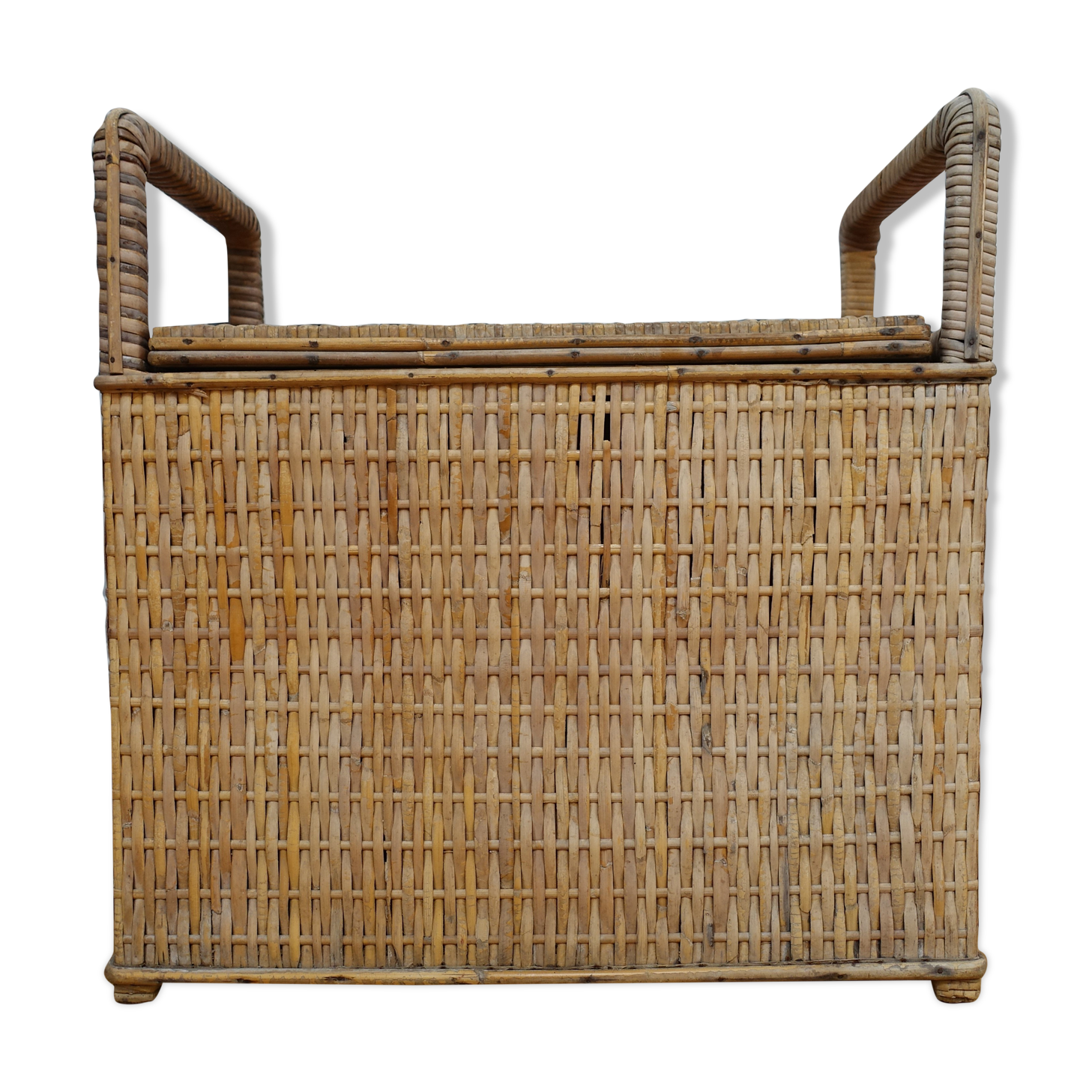 Wicker chest basket
