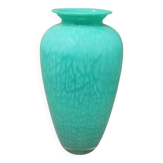 Vase vert artisanal des années 1970 de VAM en verre de Murano. Fabriqué en