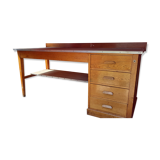Old industrial workshop establishment and its 4 drawers