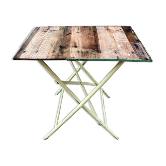 Table pliante en bois