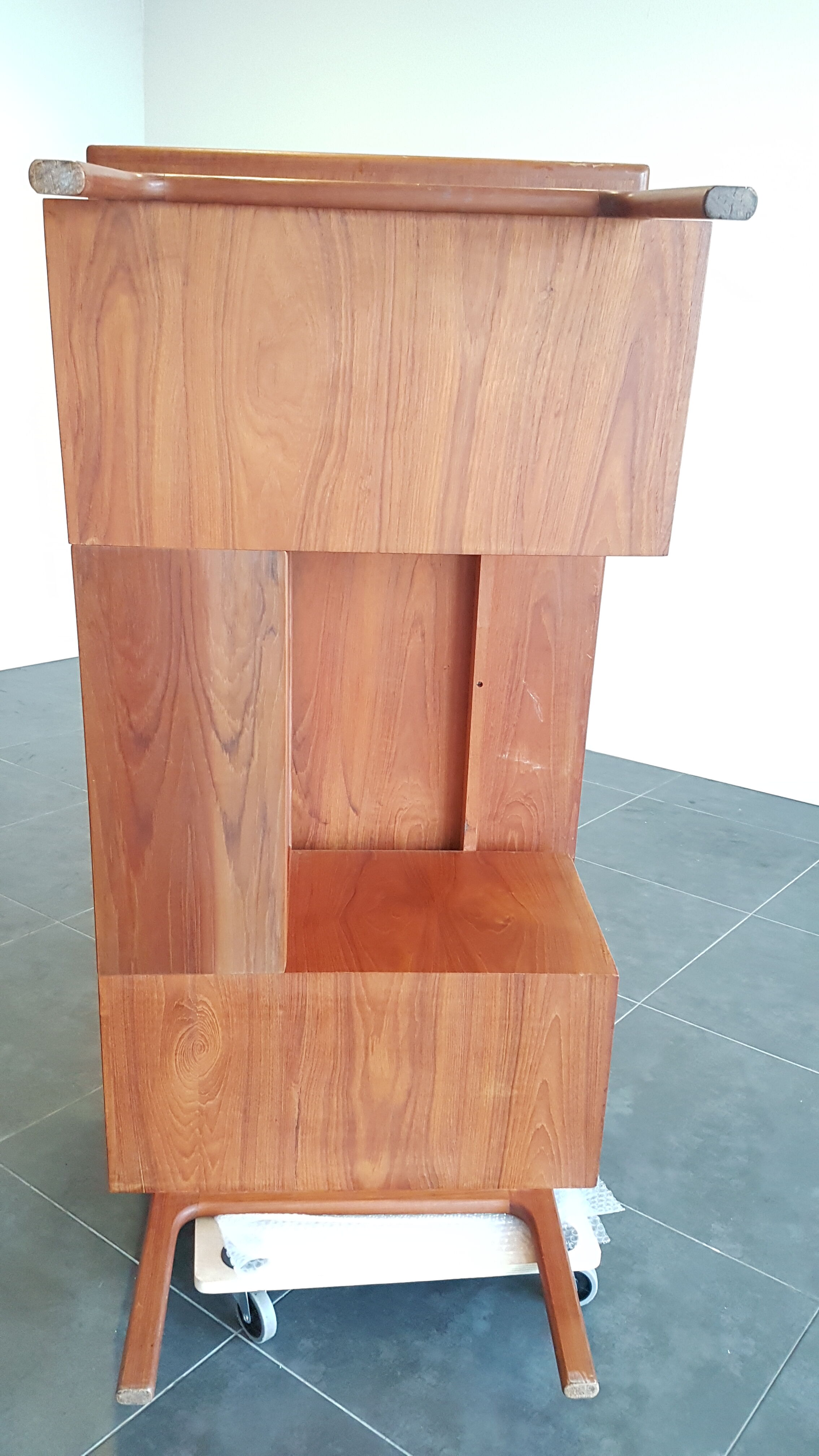 Arne Vodder teak Scandinavian Desk Manufactured By Sibast, 1960s