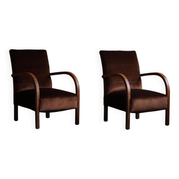 Fritz Hansen, pair of curved Danish Art Deco lounge chairs, reupholstered, 1940s.