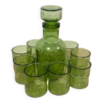 Glass and carafe service