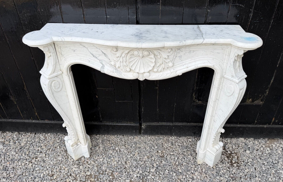 Louis XV style fireplace in Arabescato marble, circa 1980.
