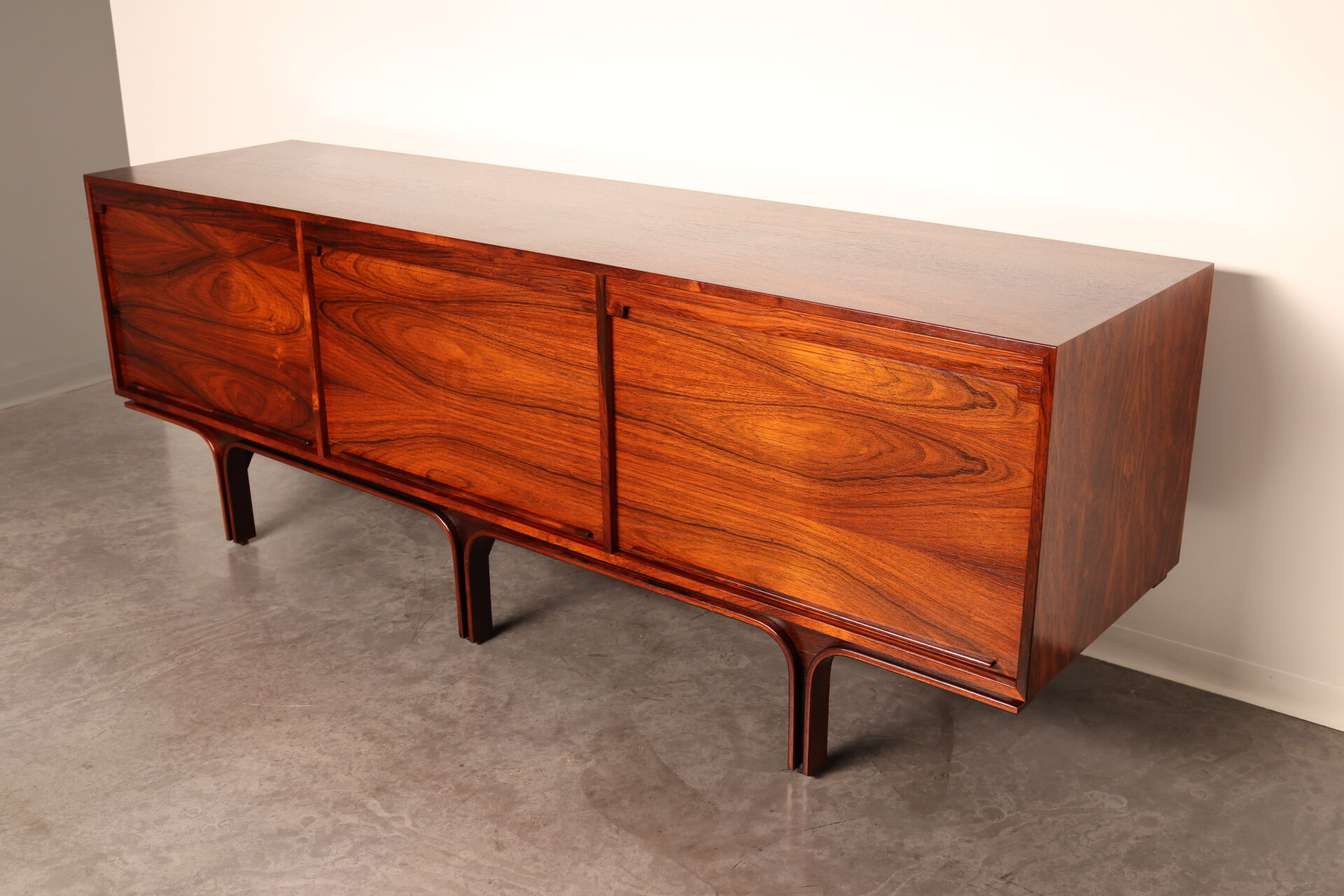Sideboard in rio-rosewood by Gianfranco Frattini for Bernini - Italy - 1960's