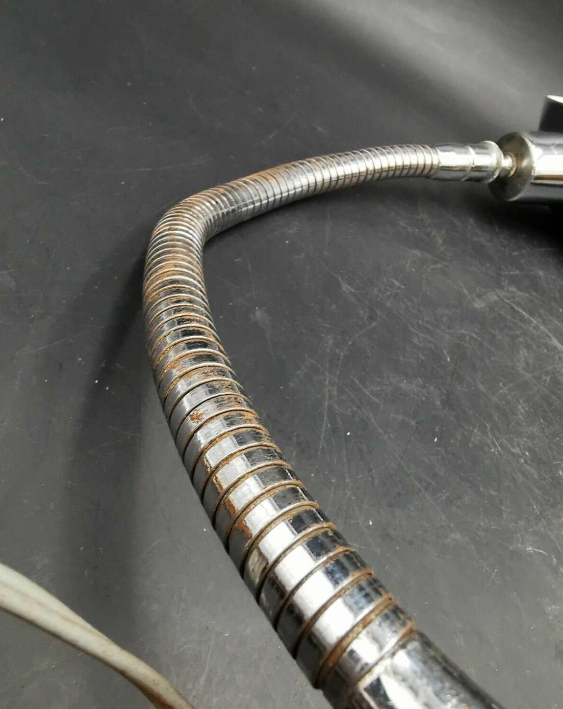 Industrial articulated lamp