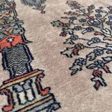 Handmade Pakistani rug