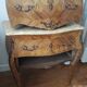 Commode sauteuse galbée style Louis XV-Marqueterie florale et marbre-TBE