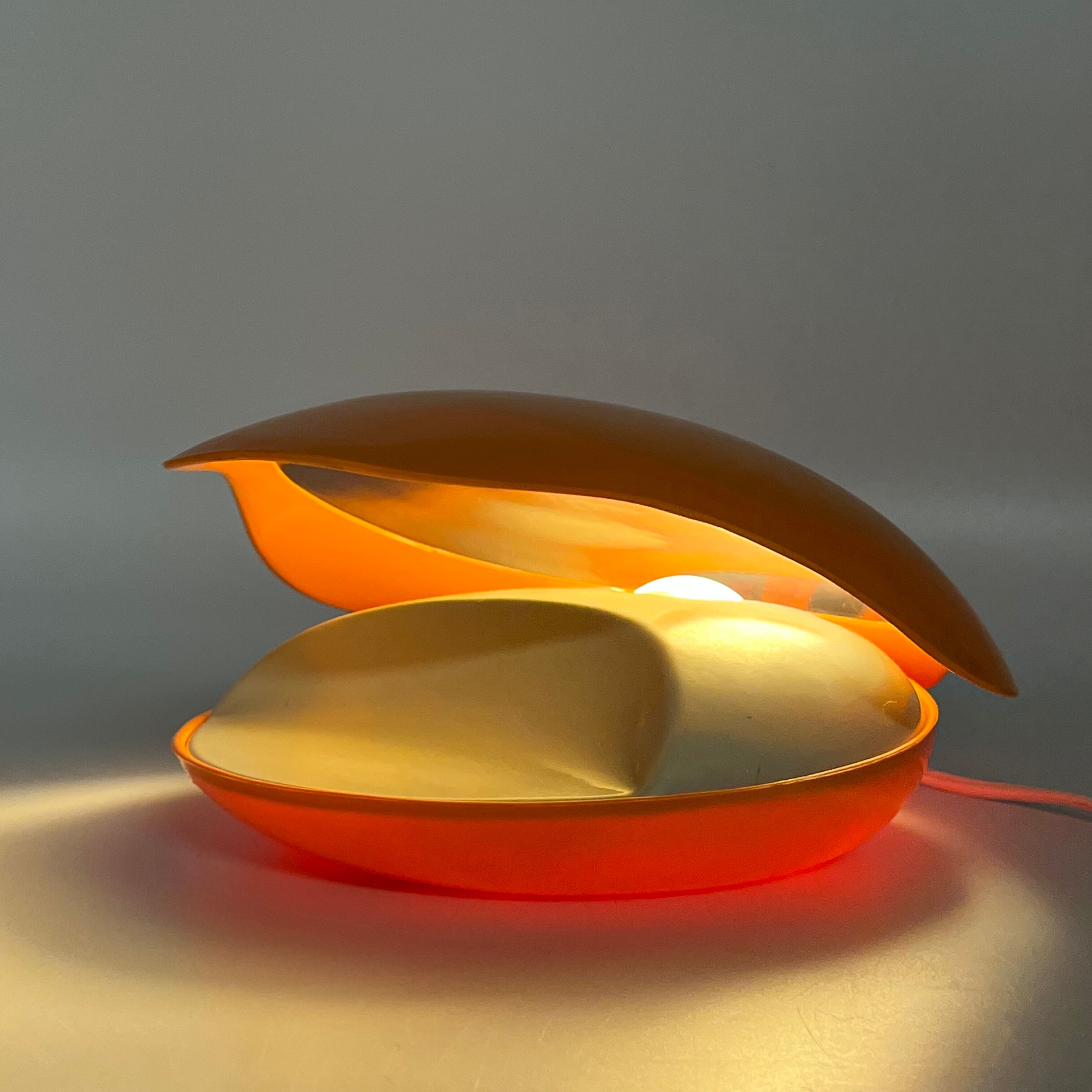 Rare 70s Oyster Lamp Gamma3 - Space Age Table Light Made in Italy - Unusual Orange Lamp
