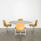 Table à manger "PK54" emblématique danoise du milieu du siècle par Poul Kjærholm, années 1960.