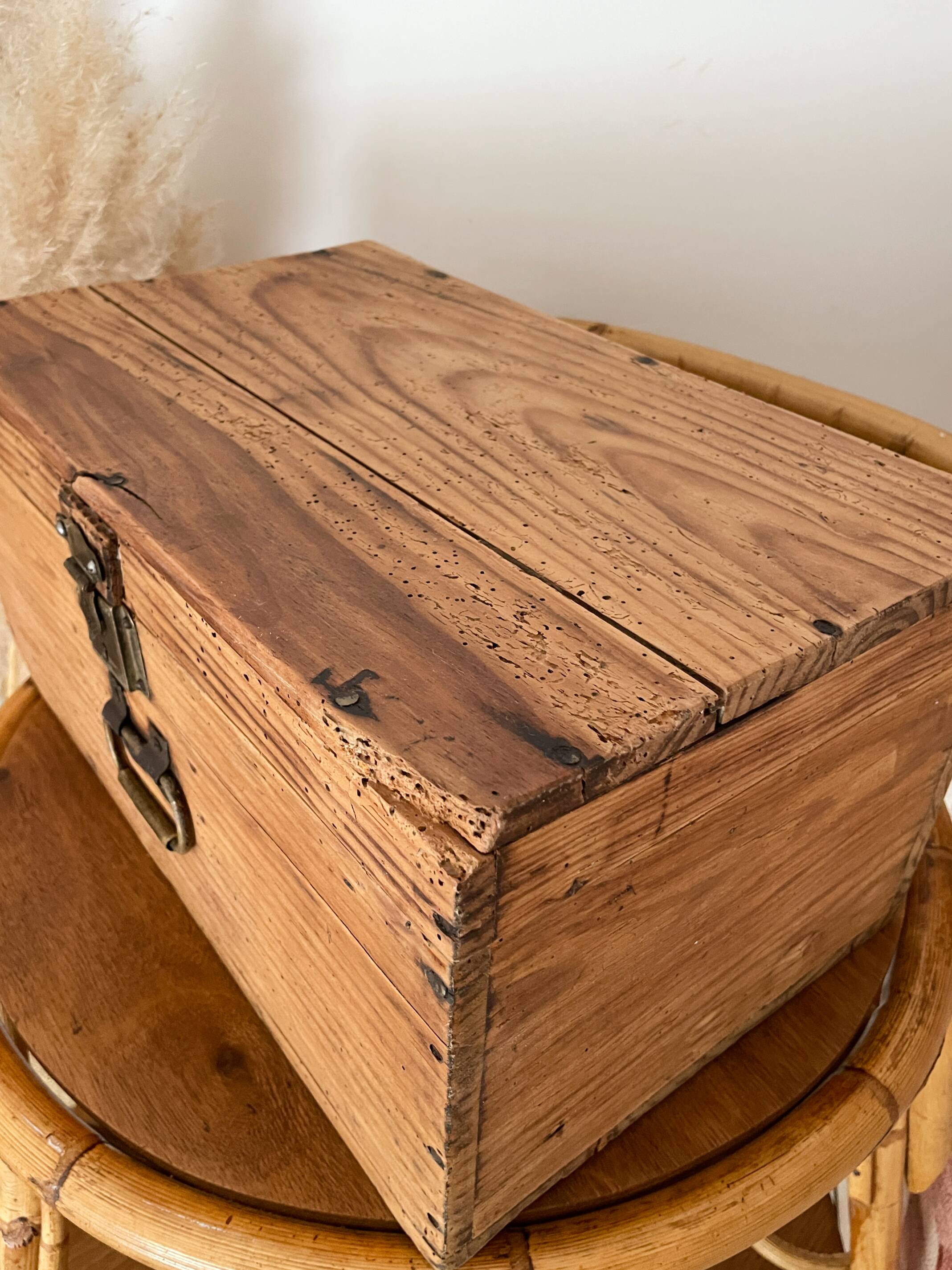 Antique solid pine chest - 41 x 25 x 20