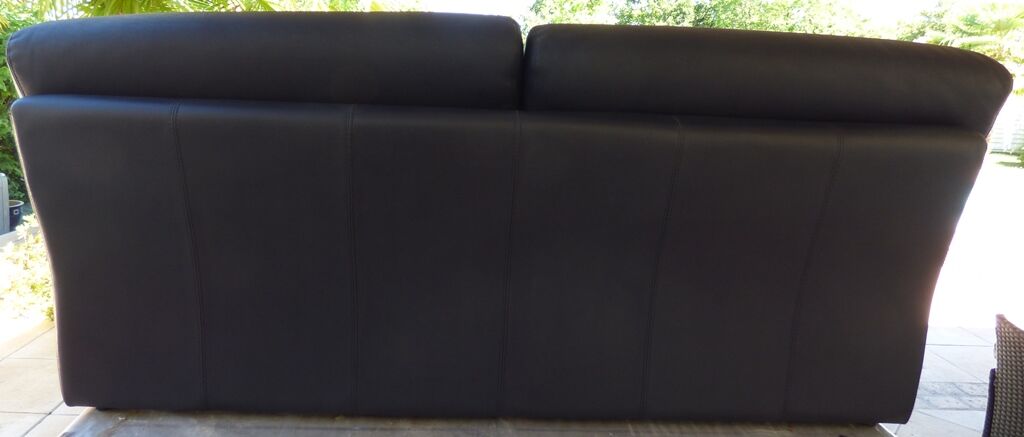 3-seater non-convertible sofa upholstered in navy blue leather – Very good condition