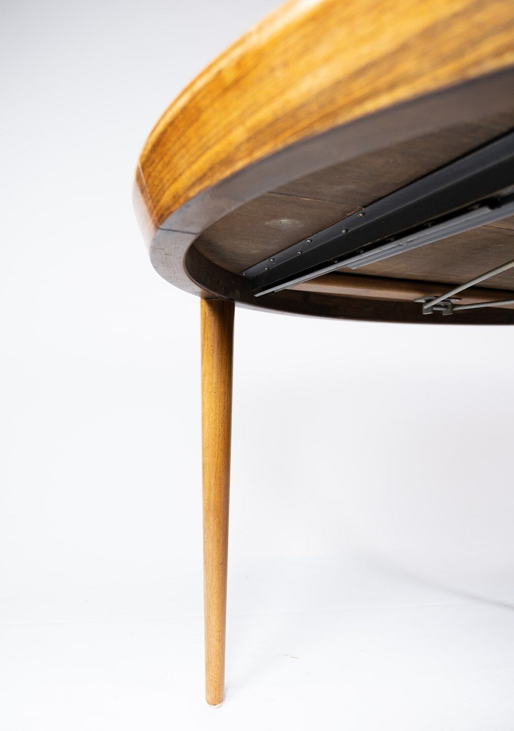 Dining table in rosewood of danish design from the 1960s.