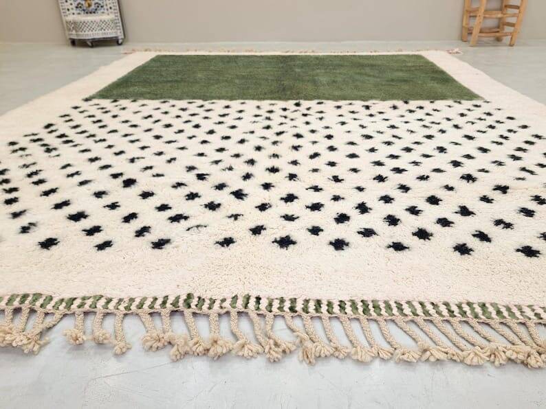 Handmade traditional Moroccan rug size 2/3 m