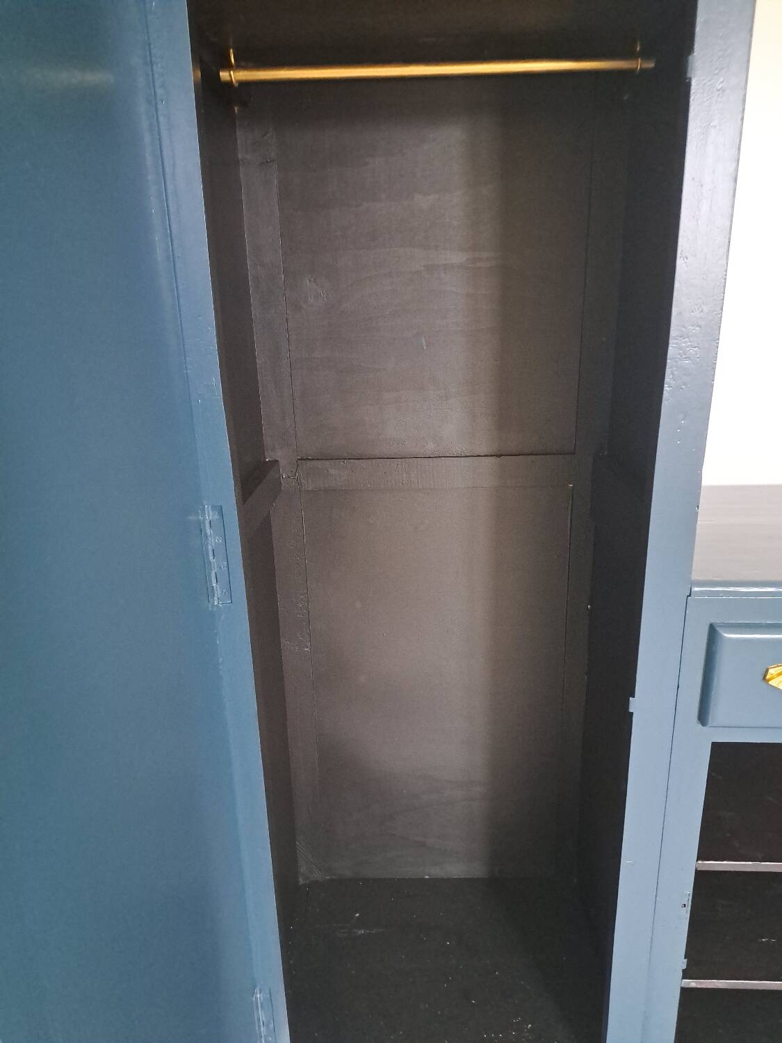 Armoire asymétrique vintage