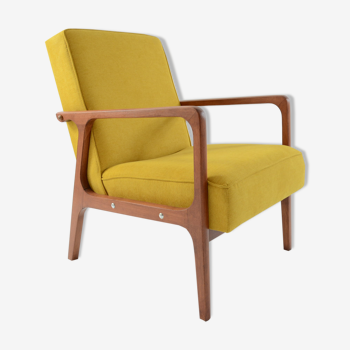 Yellow kard armchair