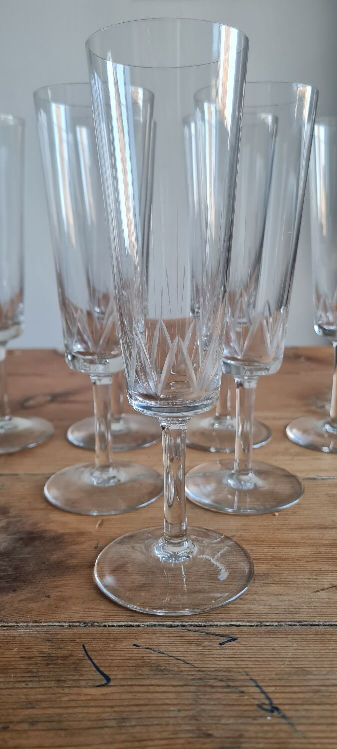 Chiseled crystal champagne flutes