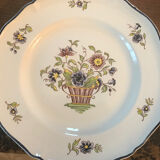Set of 8 Old Delft Saint Amand plates
