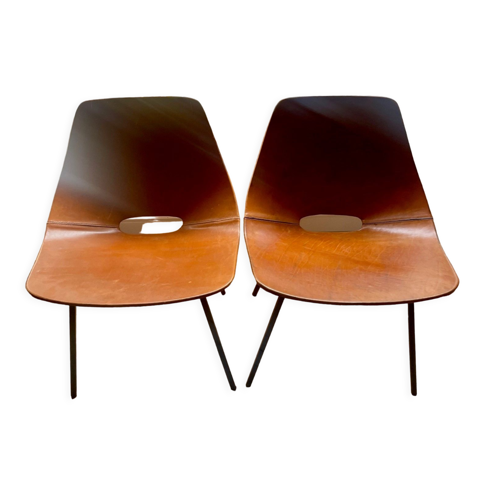 Chair "Tonneau" Pierre Guariche in leather