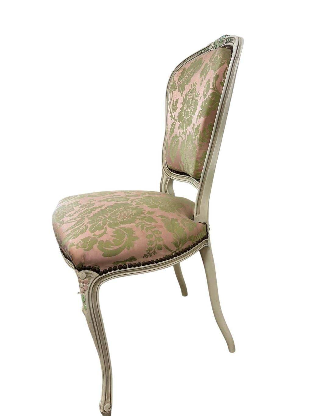 Chaise baroque vintage avec accent rose/vert