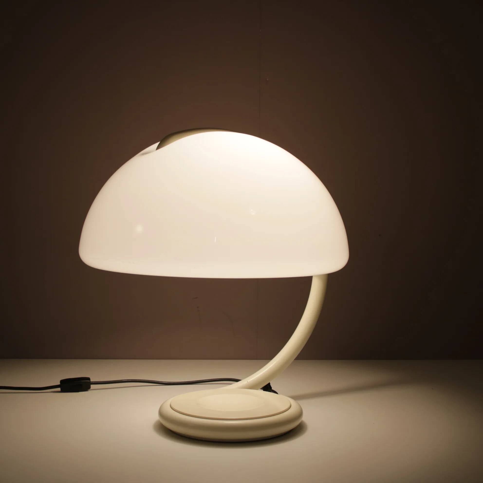 Lampe de table "Serpente" des années 1970 par Elio Martinelli pour Martinelli, Italie