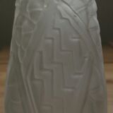 Vase art deco pressed glass