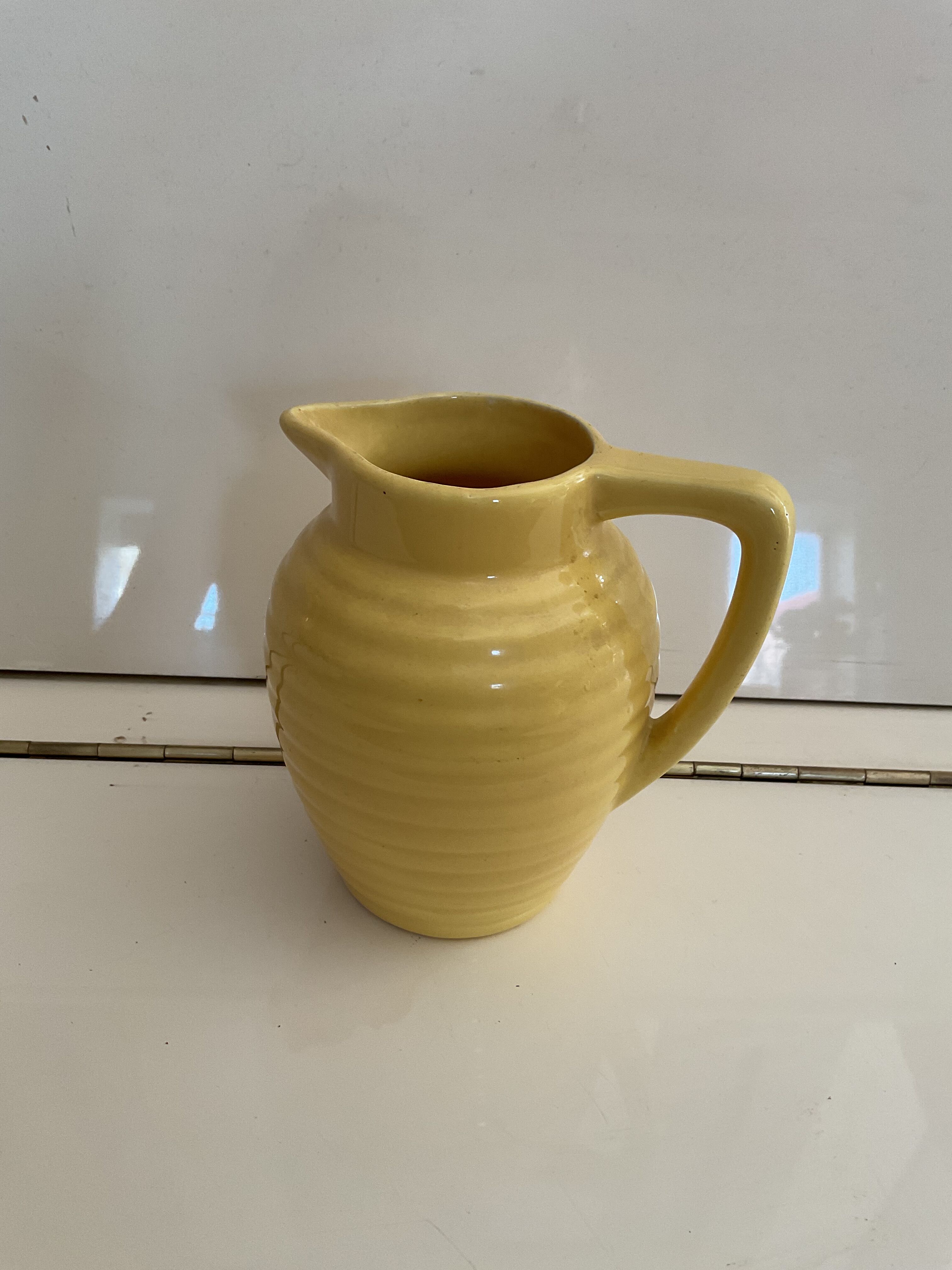 Onnaing jug decanter