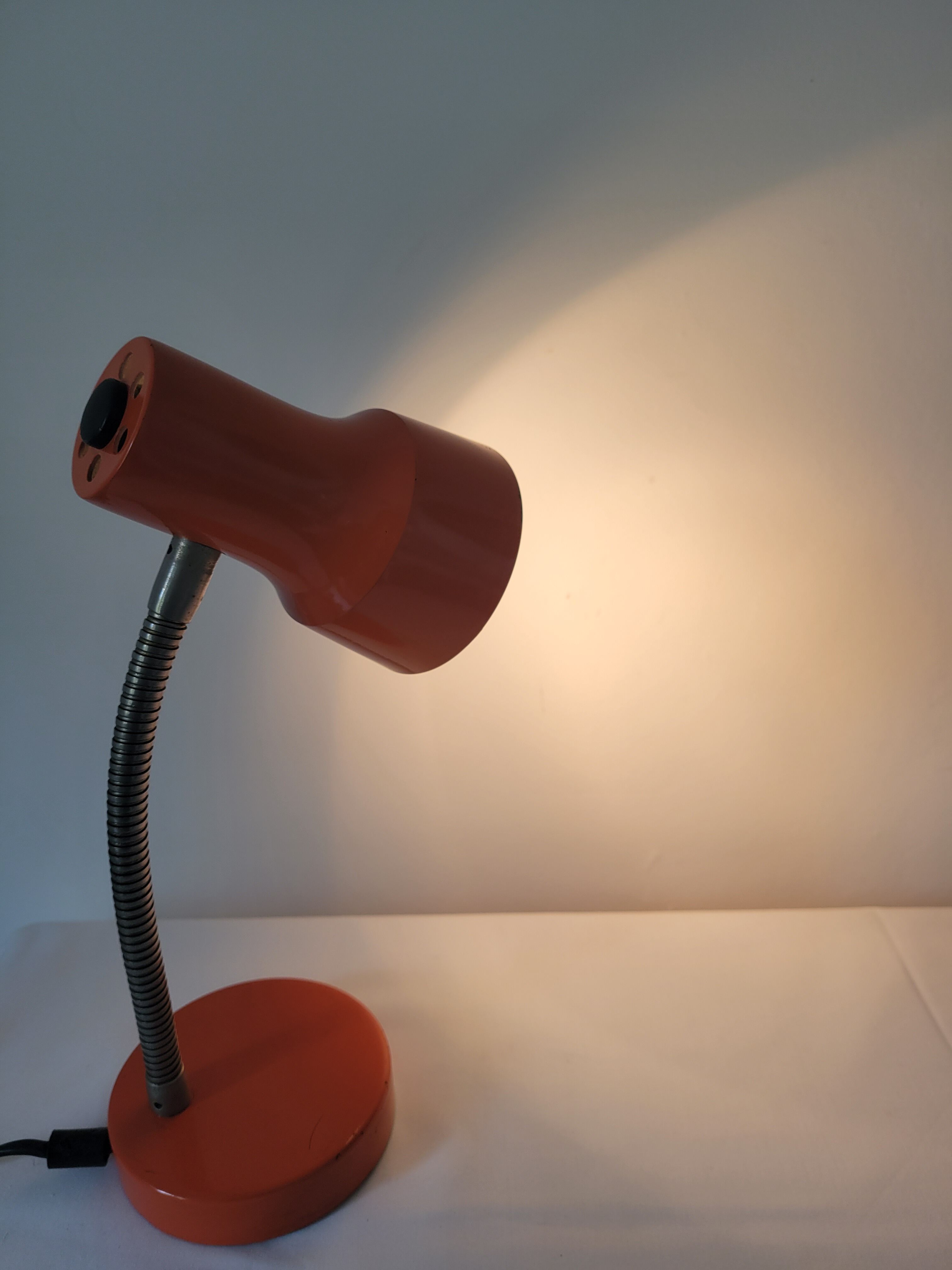 Flexible desk lamp orange